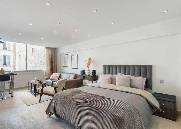 Luxury Apartment Champs Elysees