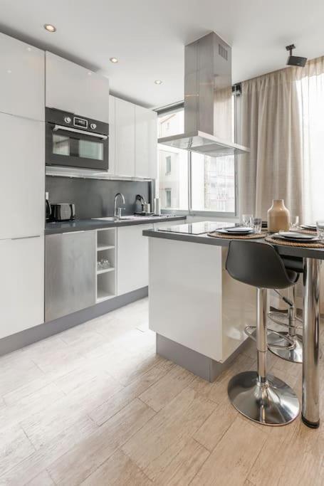 Luxury Champs Elysees Apartment
