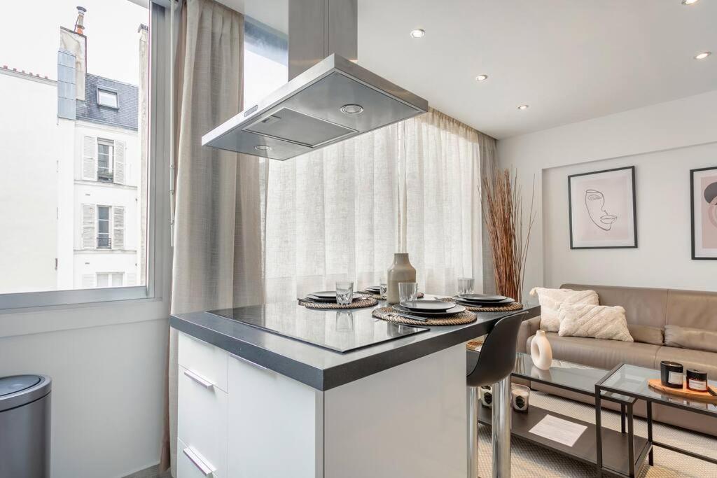 Luxury Champs Elysees Apartment