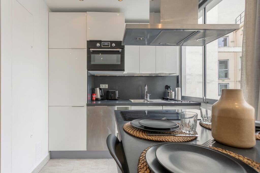 Luxury Champs Elysees Apartment Paris